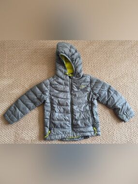 LL Bean Ultralight 650 Down Jacket - with hood. Size 4